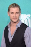 Крис Хемсворт (Chris Hemsworth) 2012 MTV Movie Awards (June 3) - 17xHQ 0ef5f6196637859