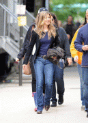 7ab6dc35827435.gif